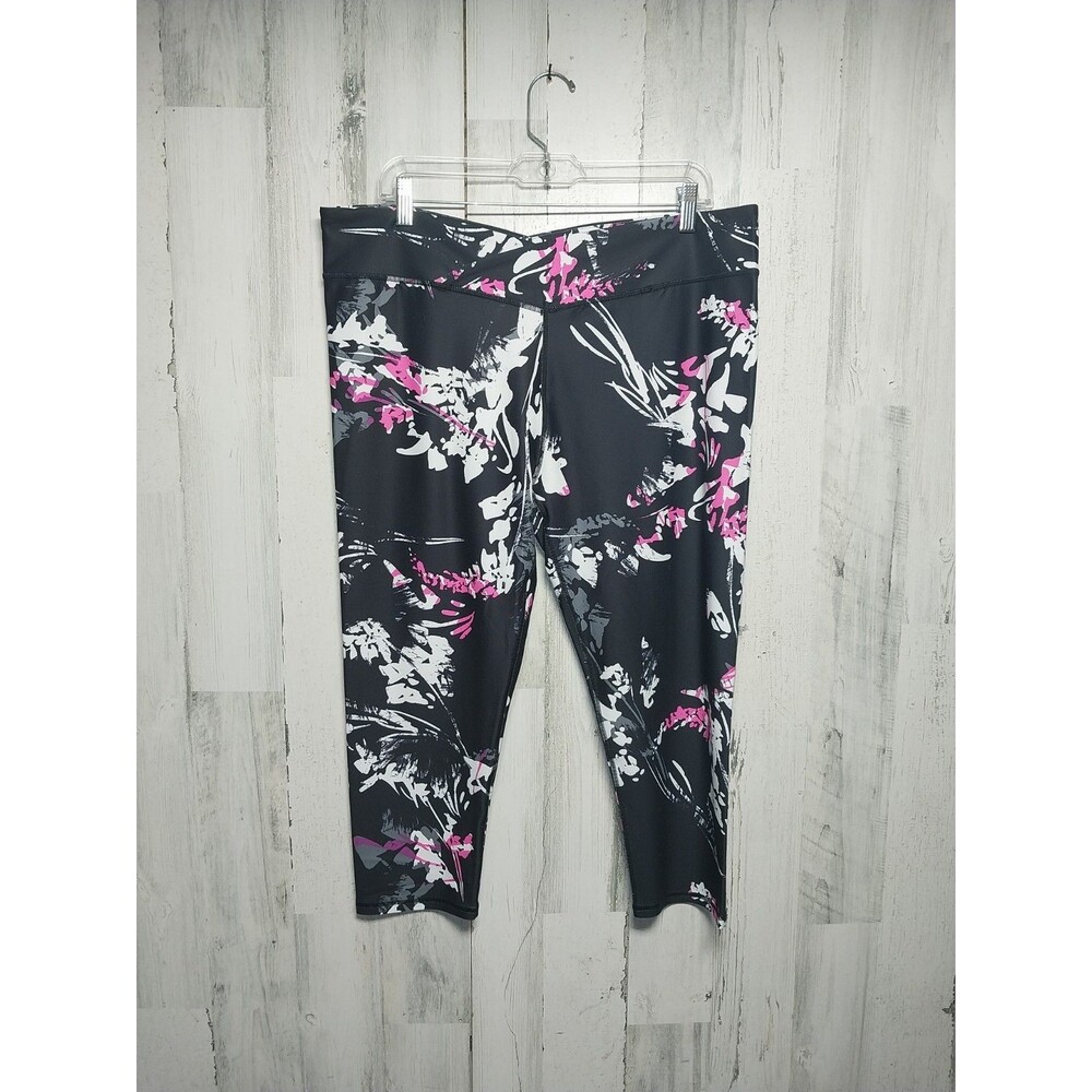 Fabletics Women Size XXL Black Floral Winn Mid Rise Capri Leggings